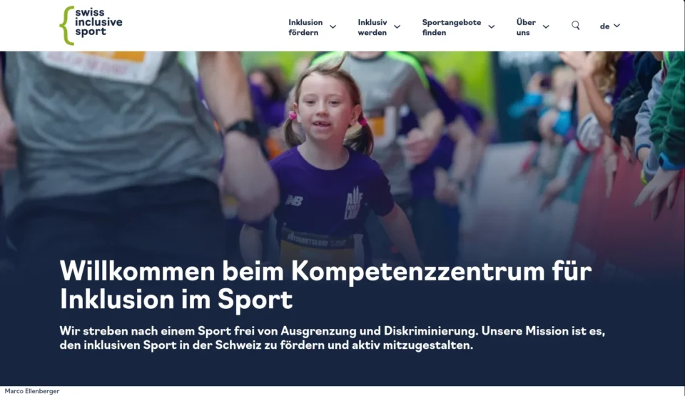 Startseite von Swiss Inclusive Sport mit einem Kind bei einem Lauf und dem Titel zur Inklusion im Sport.